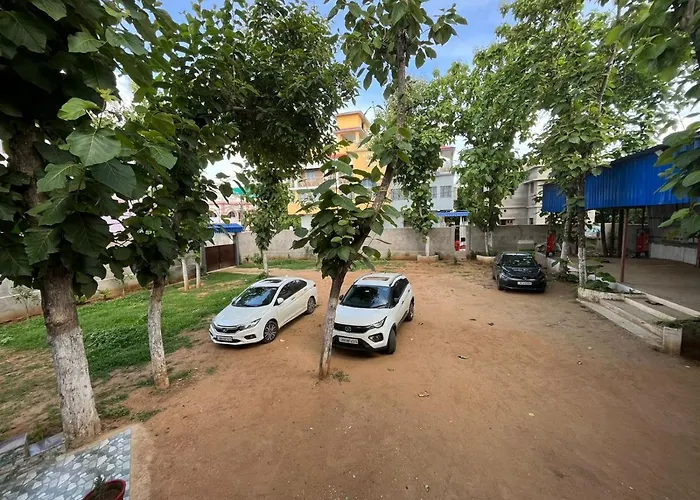Hotel Swastik "Free Pick Up From Station & Airport"